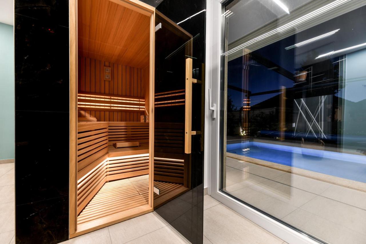 Crowonder Apartments & Rooms Oaza With Heated Swimming Pool And Sauna Turanj Ngoại thất bức ảnh