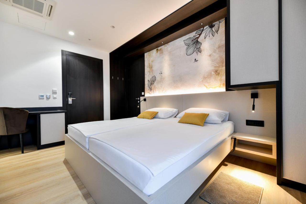 Crowonder Apartments & Rooms Oaza With Heated Swimming Pool And Sauna Turanj Ngoại thất bức ảnh