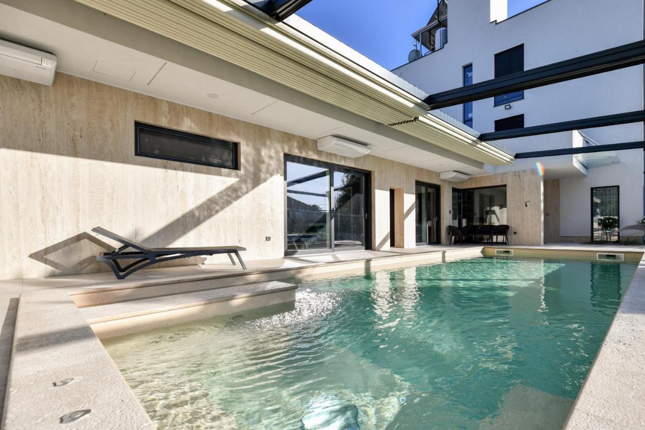 Crowonder Apartments & Rooms Oaza With Heated Swimming Pool And Sauna Turanj Ngoại thất bức ảnh