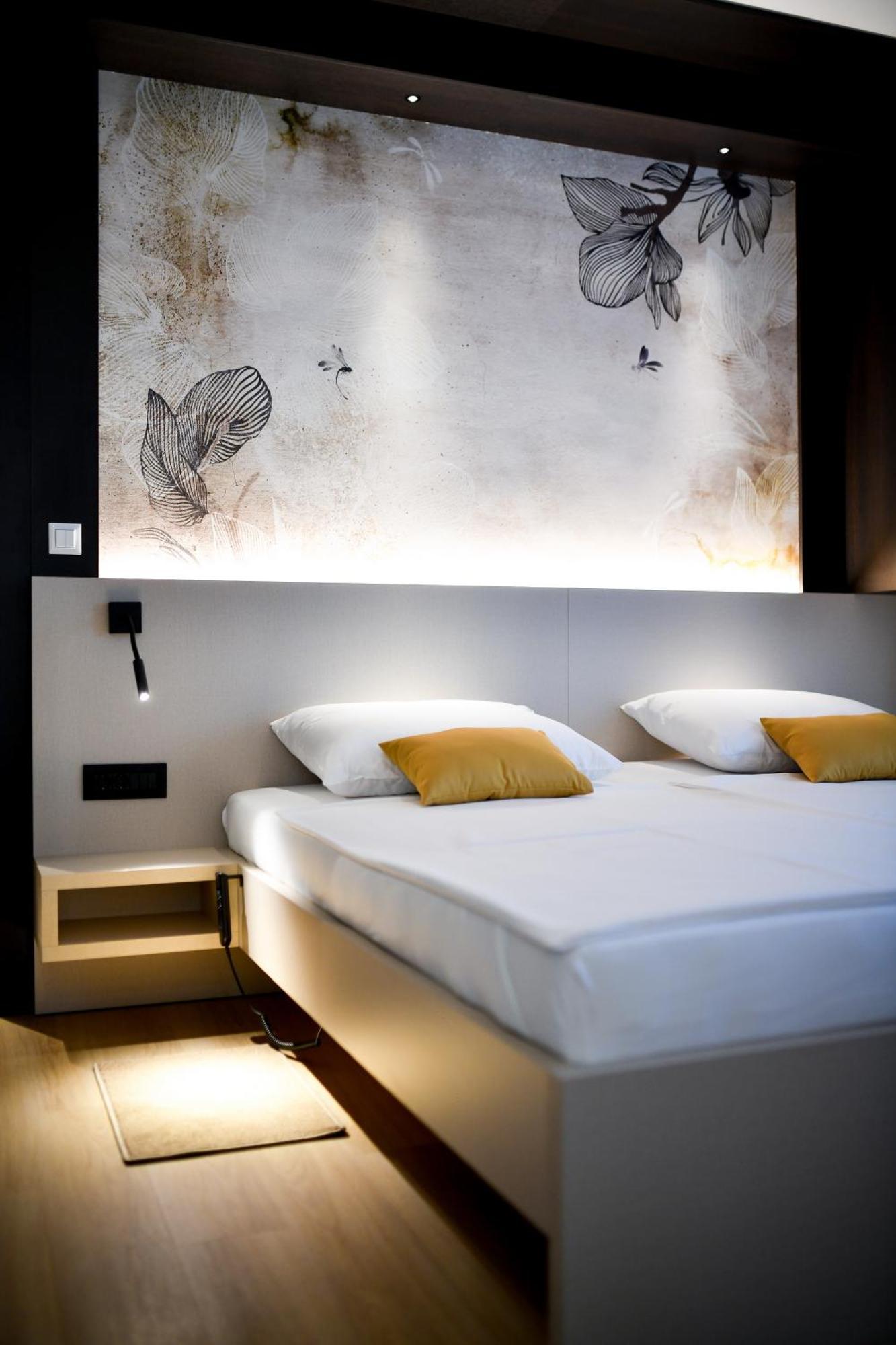 Crowonder Apartments & Rooms Oaza With Heated Swimming Pool And Sauna Turanj Ngoại thất bức ảnh