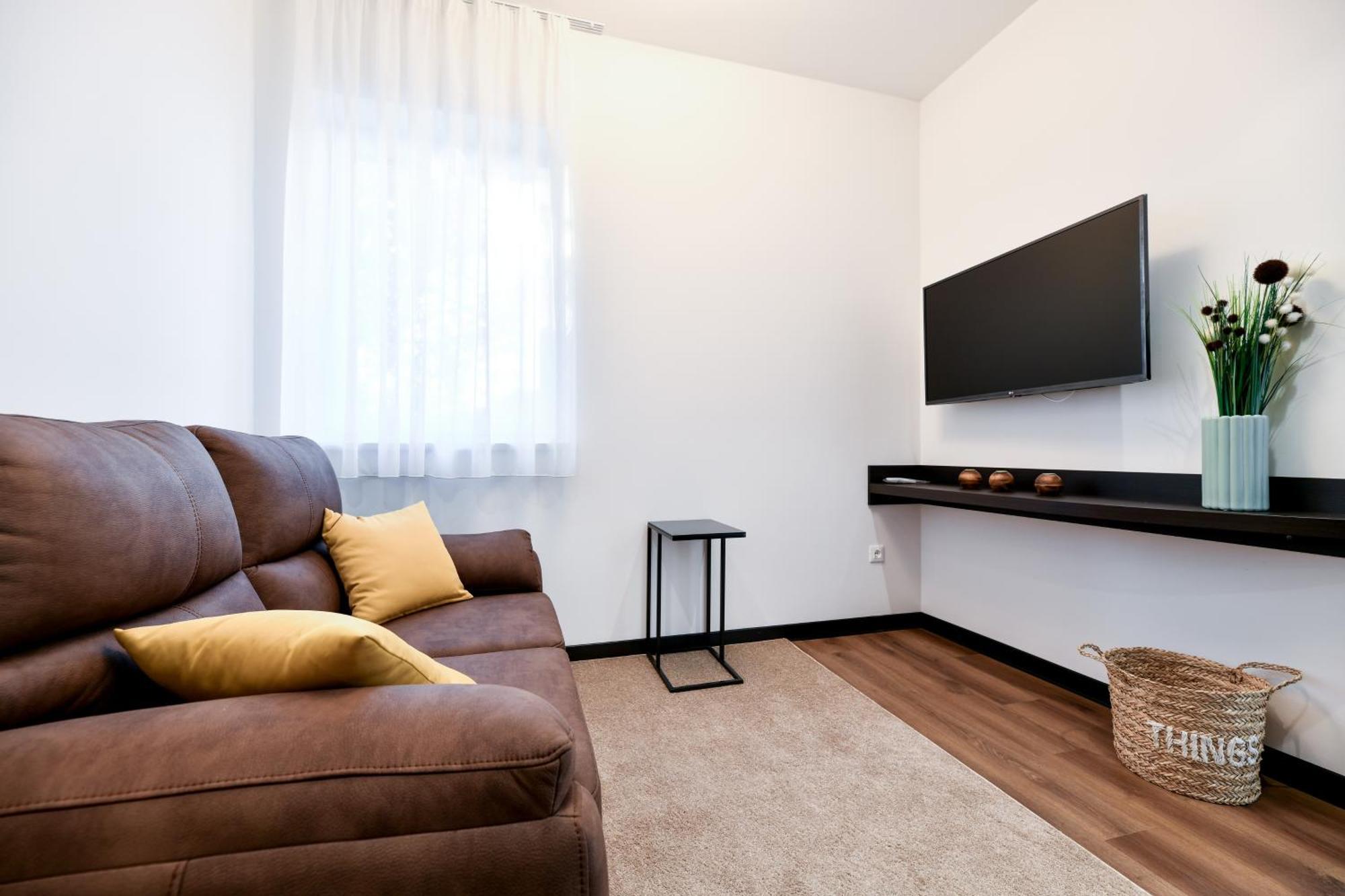 Crowonder Apartments & Rooms Oaza With Heated Swimming Pool And Sauna Turanj Ngoại thất bức ảnh